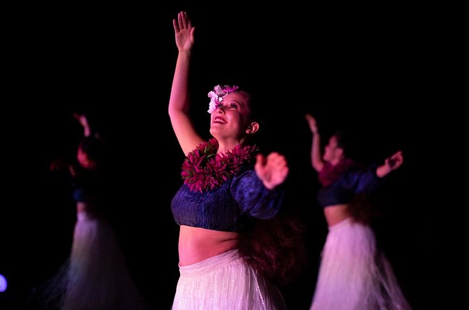 Feast and Fire Luau Outrigger Kona Resort and Spa - Why the fire performance earns the name