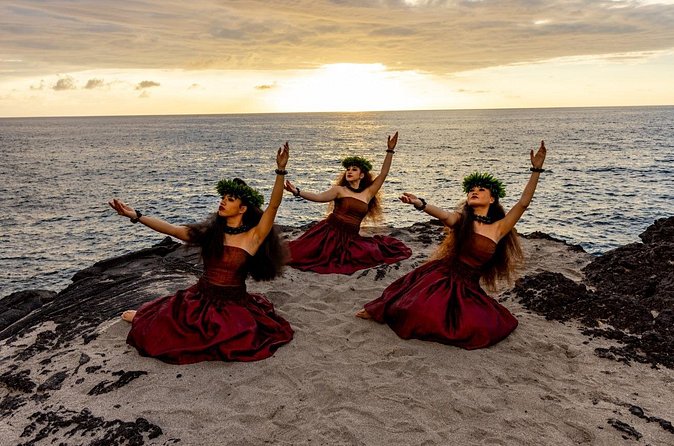 Feast and Fire Luau Outrigger Kona Resort and Spa - Outdoor setting or conference room?