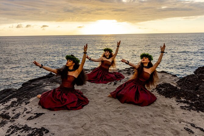 Feast and Fire Luau Outrigger Kona Resort and Spa - Crafts, games, and lei making before dinner