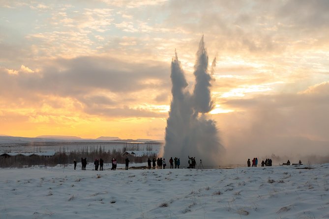 Fontana Geothermal Spa and Golden Circle Tour From Reykjavik - Hearing Gullfoss before seeing it