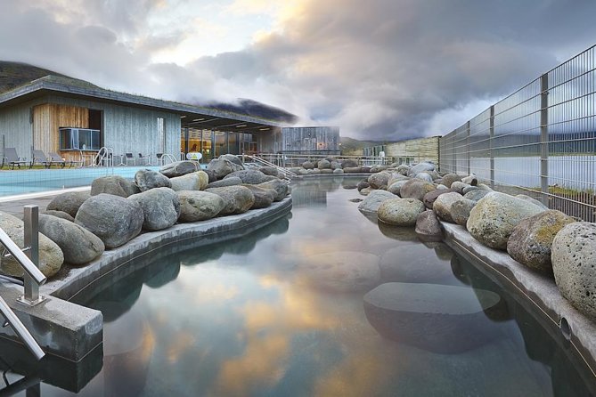 Fontana Geothermal Spa and Golden Circle Tour From Reykjavik - Relaxing at Fontana beside Lake Laugarvatn
