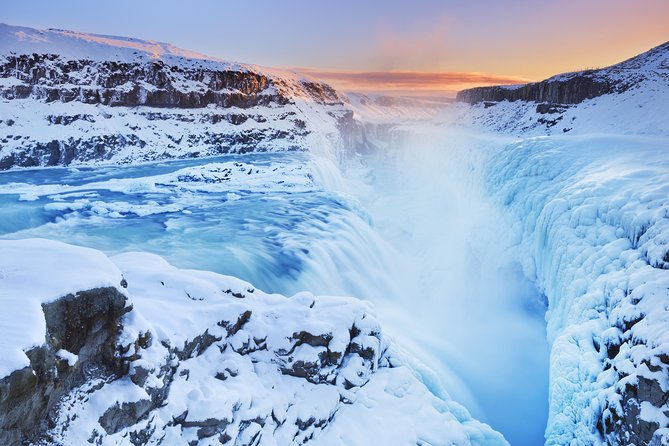 Fontana Geothermal Spa and Golden Circle Tour From Reykjavik - The coach, guide, and onboard extras