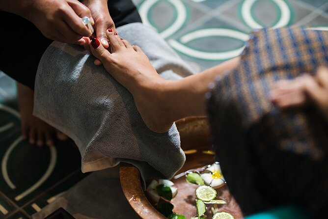 Foot Reflexology Massage - The welcome drink and first pause
