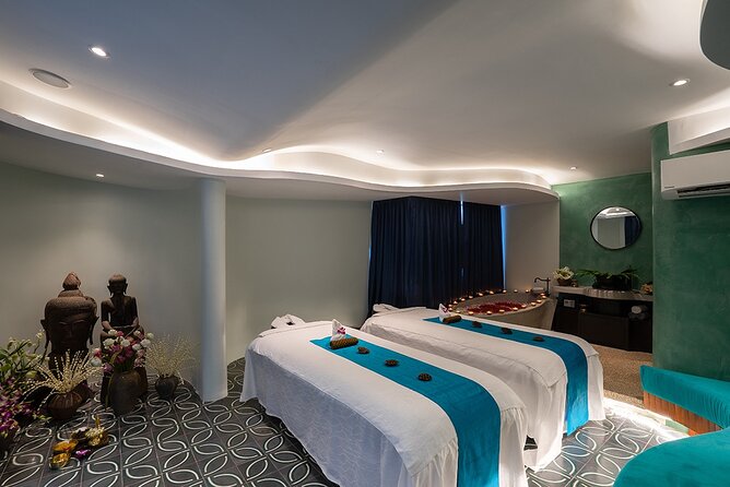 Four Hand Relaxing Oil Massage - The welcome drink and preparation