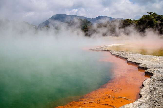 From Auckand: Waiotapu and Polynesian Spa Rotorua Day Tour - The 6:00 am pickup and long road south