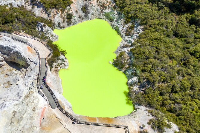 From Auckand: Waiotapu and Polynesian Spa Rotorua Day Tour - A brief look around Rotorua District