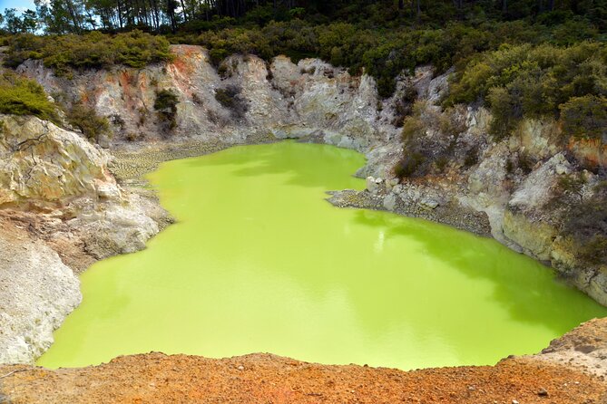 From Auckand: Waiotapu and Polynesian Spa Rotorua Day Tour - Who should book this day tour