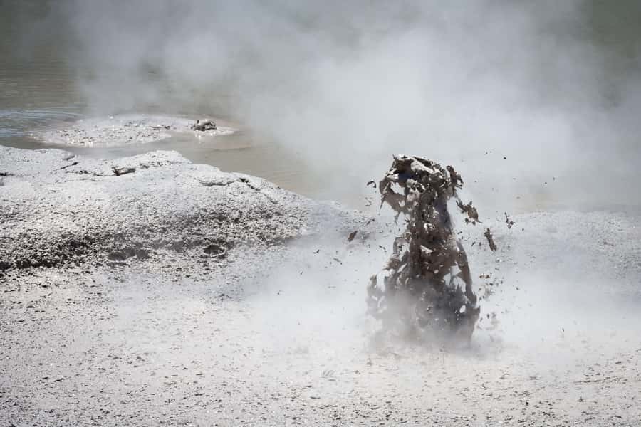 From Auckland: Wai-O-Tapu & Polynesian Spa Rotorua Day Tour - A short Rotorua sightseeing window