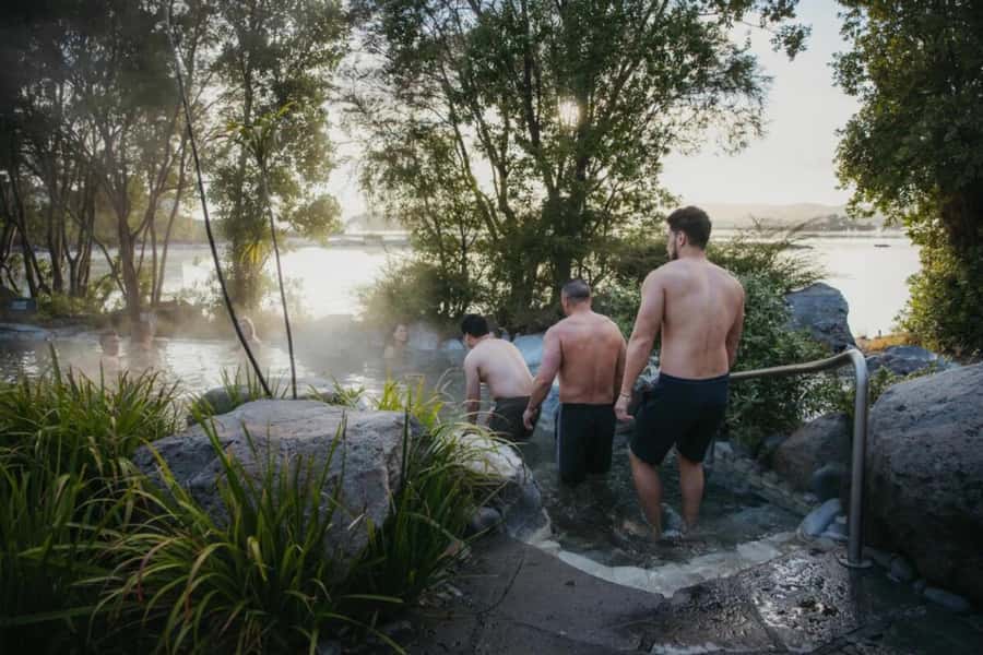 From Auckland: Wai-O-Tapu & Polynesian Spa Rotorua Day Tour - Is $221 good value?
