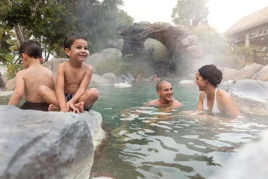 From Auckland: Wai-O-Tapu & Polynesian Spa Rotorua Day Tour - Who will enjoy this day most?