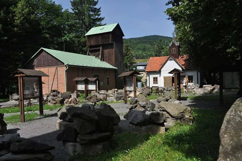 From Bratislava: UNESCO: Banská Štiavnica: Mine, Castle, Spa - The Parenica Cave Spa in Sklené Teplice