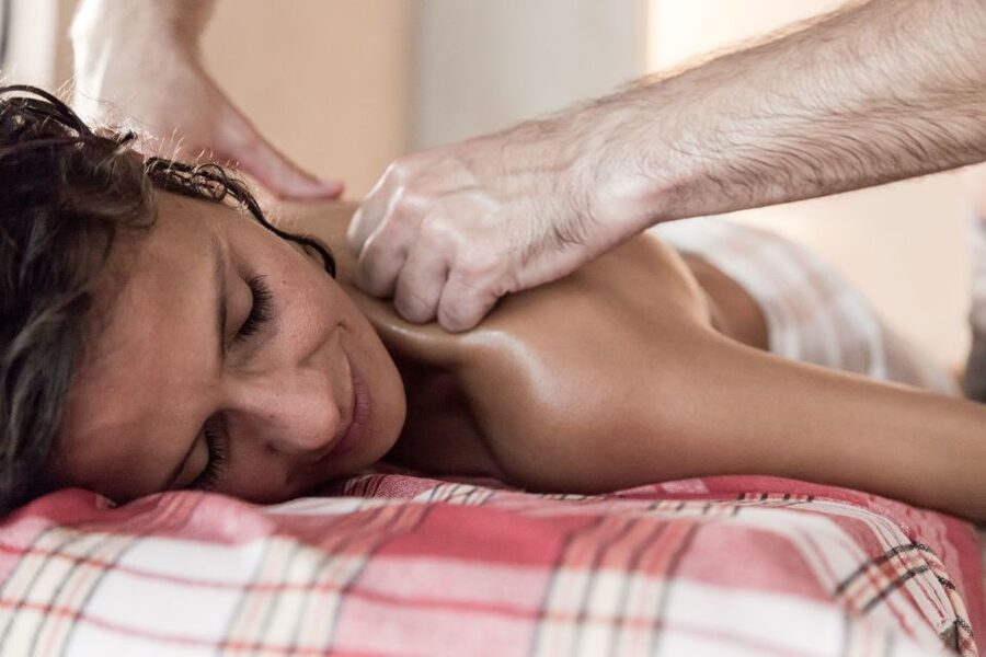 From Malaga: Hammam Bath, Kessa and Relaxing Massage Tour - Mint tea in the quiet lounge