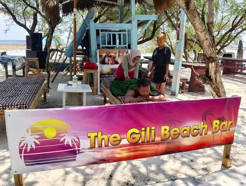 Gili Trawangan: Beach Massage with Sunset and Cocktail - Timing the sunset without false expectations