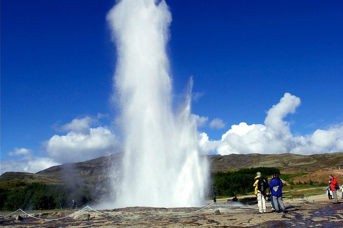 Golden Circle and Fontana Geothermal Spa Day Trip from Reykjavik - Geysir and Strokkur: Iceland’s reliable burst of water