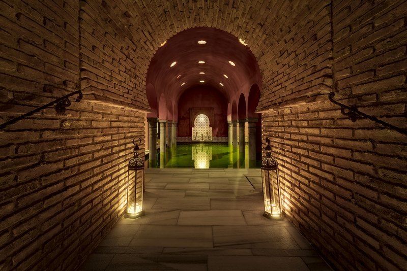 Granada: Alhambra Guided Tour and Arabian Bath and Massage - Why this pairing works so well in Granada
