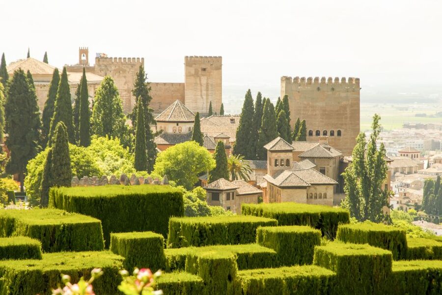 Granada: Alhambra Guided Tour and Arabian Bath and Massage - Generalife Gardens: a cooler change of pace