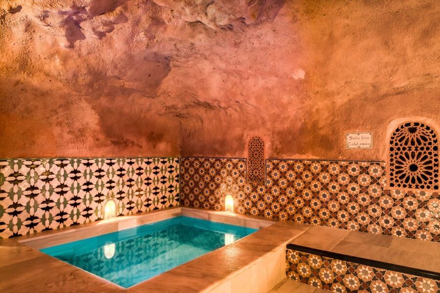 Granada: Hammam Al Ándalus with Massage - Who will enjoy this experience most