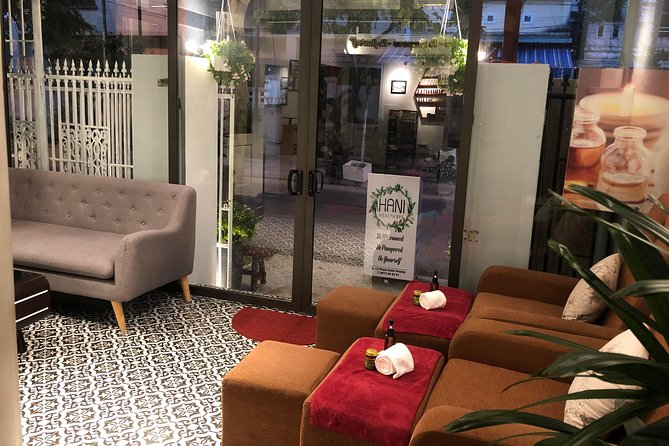 Hani Health Spa - Vietnamese Relaxing Massage 60 minutes - A calm hour on 18 Thang 8 Street