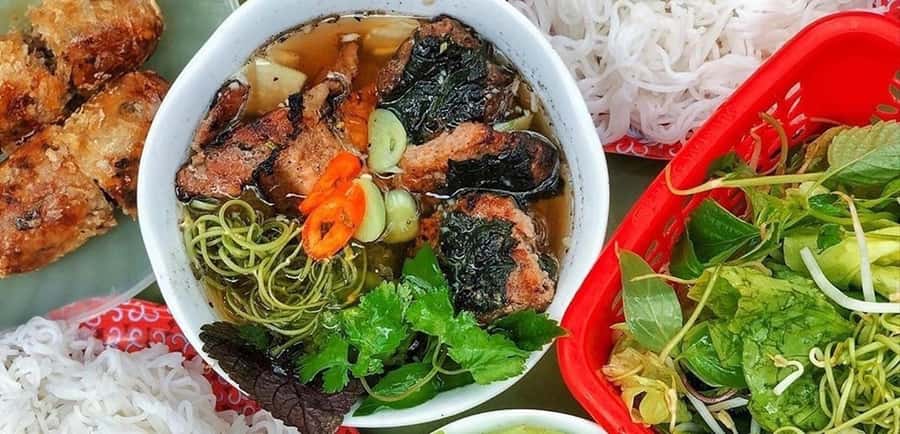Hanoi: Michelin Guide Street Food Tour with Spa Experience - Key things to know before booking