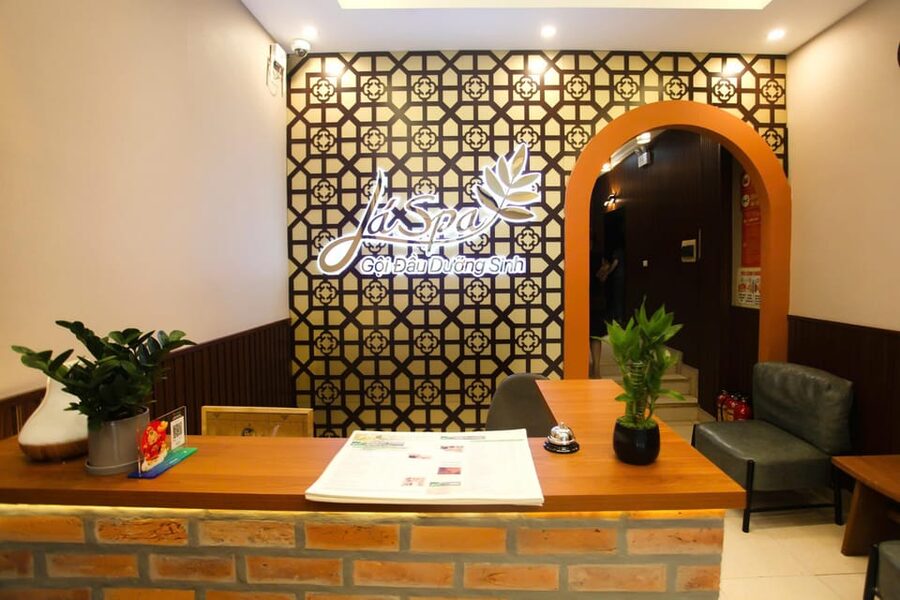 Hanoi Spa Old Quarter - Nourishing Shampoo- Head Massage 60' - Is $19 good value for one hour?