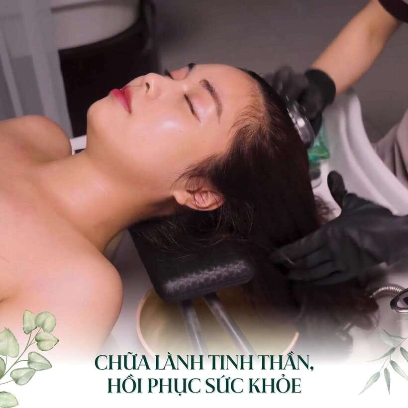 Hanoi Spa Old Quarter - Nourishing Shampoo- Head Massage 60' - The first minutes: face wash and pressure points
