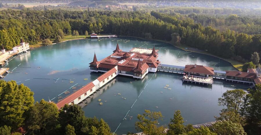 Hévíz Wellness Escape: Thermal Lake Day Trip from Budapest - First look at Hévíz town