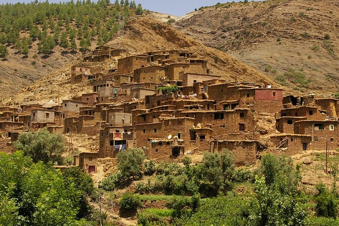Hiking and relaxation in the green Ourika Valley - The return through villages and mountain scenery