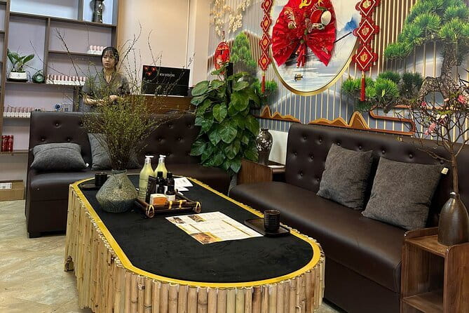 Hoang Spa Nourishing Shampoo & Head Shoulders Face Massage - The welcome drink sets the pace