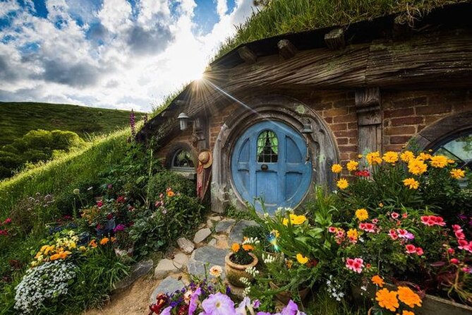 Hobbiton Movie Set Tour to Blue Springs and Mineral Spa - A long day made easier by private transport
