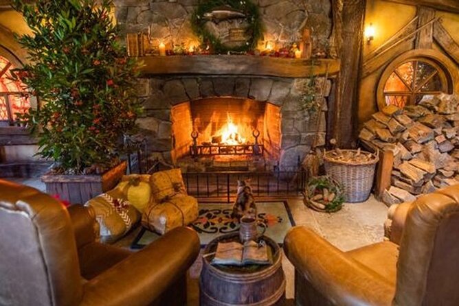 Hobbiton Movie Set Tour to Blue Springs and Mineral Spa - The Auckland to Hobbiton drive