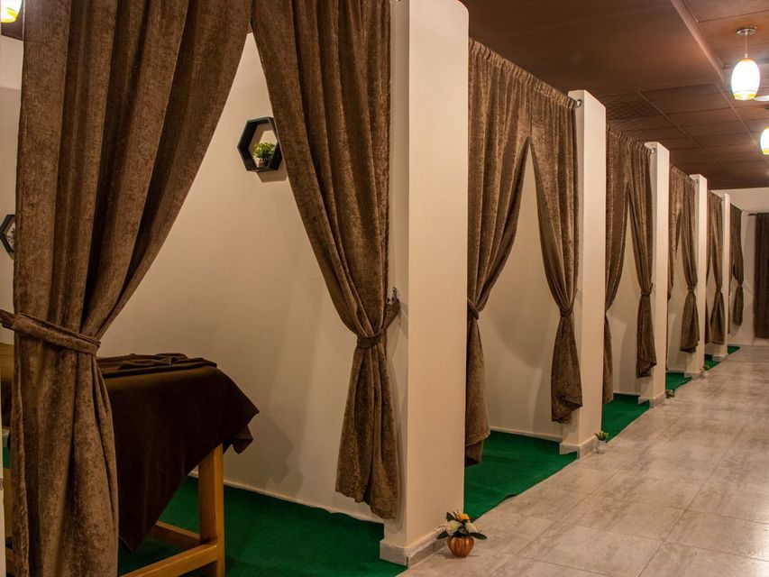 Hurghada: Cleopatra Spa and Massage - Shared, private, or massage-only?