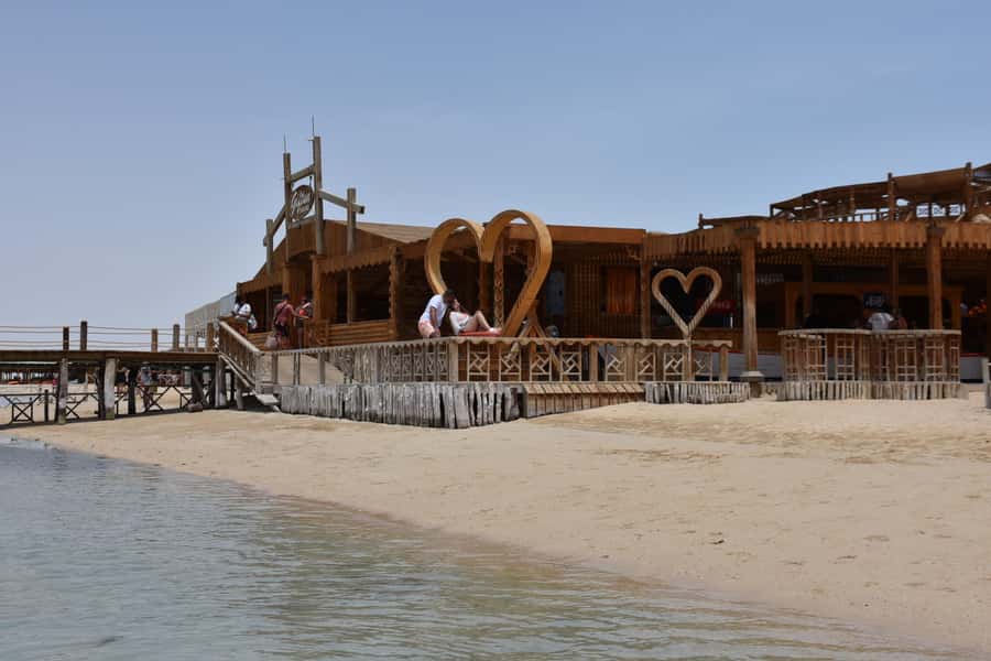 Hurghada: Luxury Giftun island w/snorkeling/lunch & Massage - The first coral reef and 45 minutes in the water