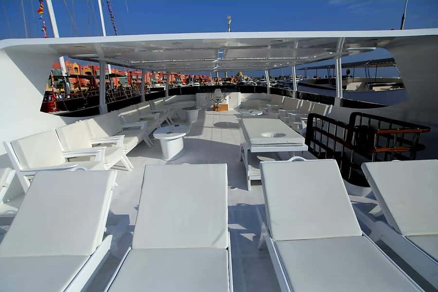 Hurghada: Royal Orange Bay with Massage, Snorkeling & Lunch - What this Hurghada cruise is really like