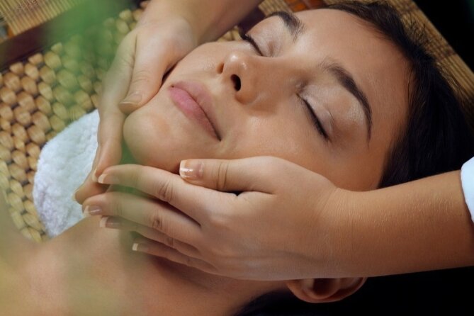 Hydrafacial beauty treatment and facial massage in Marrakech - A city-center beauty stop in Gueliz