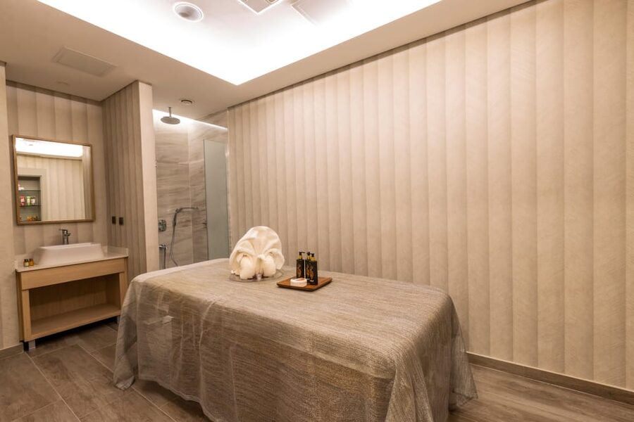 Istanbul: Private Turkish Bath, Spa and Massage in Taksim - The sauna and hot-room opening