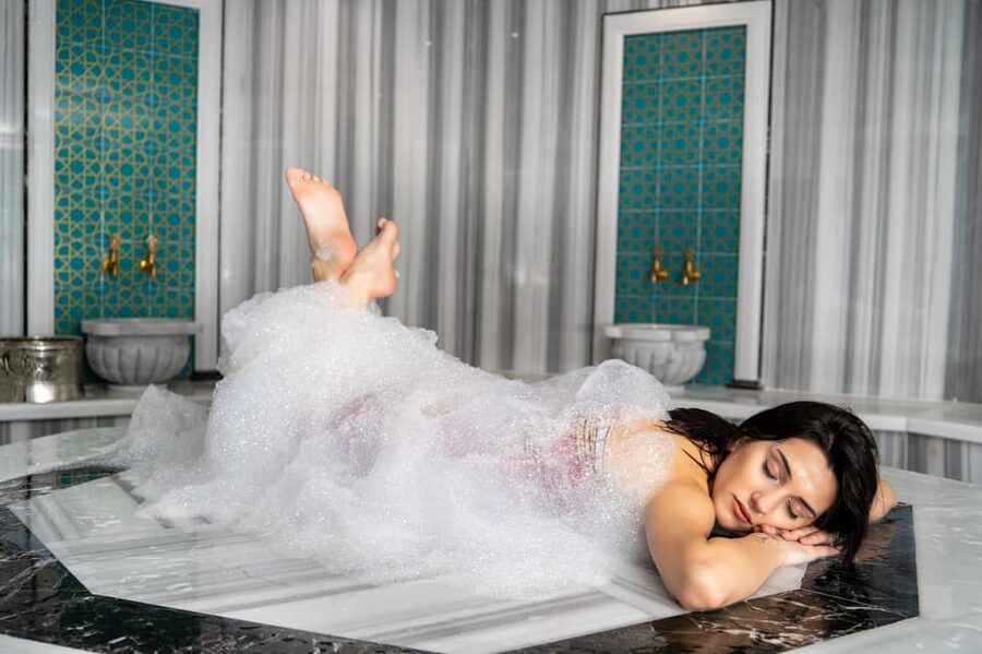 Istanbul: Public, Private or VIP Hammam & Spa in Old City - What happens before the bath