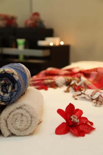 Istanbul: Traditional Turkish Bath with Foam and Oil Massage - Clothing, Privacy, and Comfort