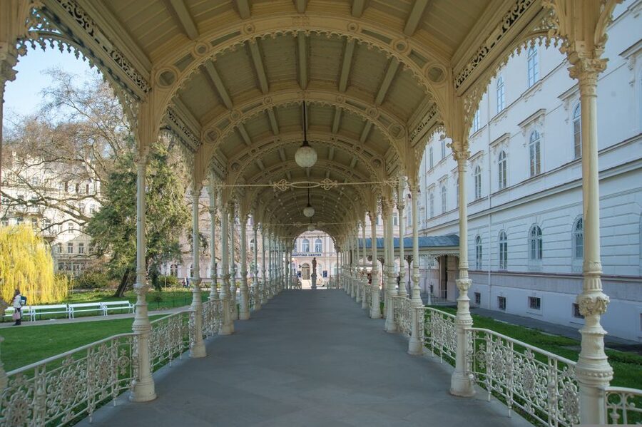 Karlovy Vary - the world famous spa - Your first look at the spa town
