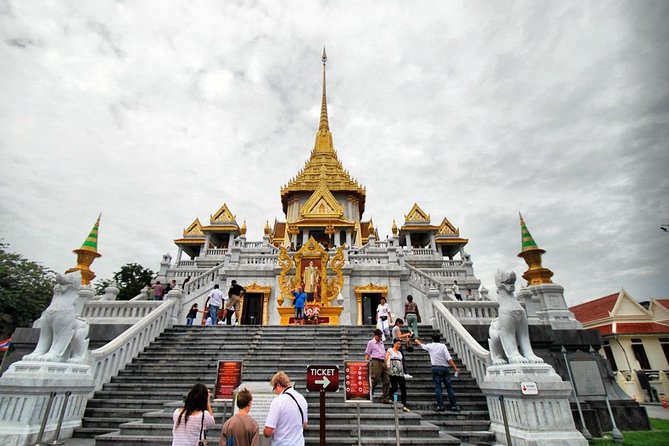 Laem Chabang Shore Excursion : Shopping, Massage & Food Tasting - JJ Mall gives you a practical shopping break