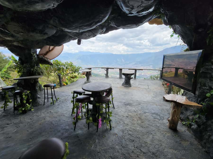 Medellin: Glamping Spa and coffee tour Experience - Why this coffee farm experience feels different