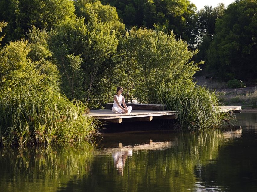 Melbourne: Peninsula Hot Springs Early Bathing & Scenic Tour - The colourful beach boxes