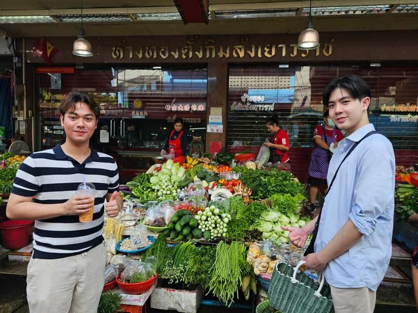 Mini Group: Authentic Thai Cooking & Wellness Experience - Meeting Ganesha Shrine and walking to Huai Khwang Market