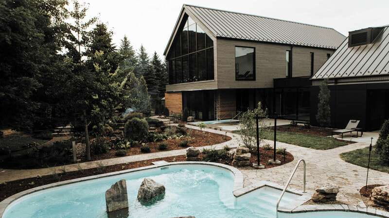 Mont-Saint-Hilaire: Nordic Spa Thermal Experience - Starting with heat in the whirlpools