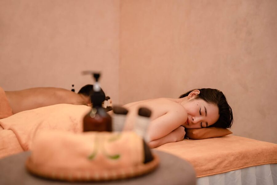 Nha Trang: Relax with 90minutes Aroma Massage (FREE PICK-UP) - Booking, cancellation, and language support