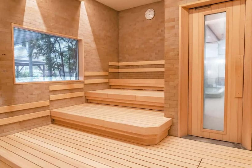 Osaka: Tennen Onsen Naniwa-no-Yu, the famous hot spring spa - The baths, water, and city views