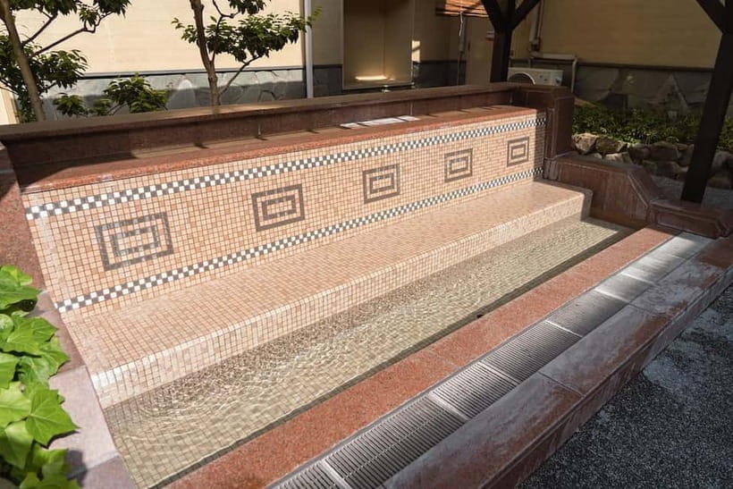 Osaka: Tennen Onsen Naniwa-no-Yu, the famous hot spring spa - Is the $5 admission good value?