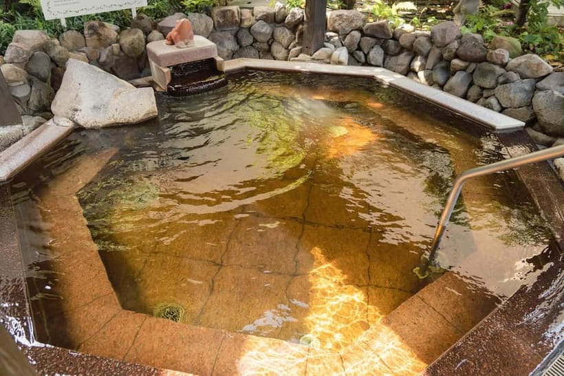Osaka: Tennen Onsen Naniwa-no-Yu, the famous hot spring spa - Who will enjoy this most