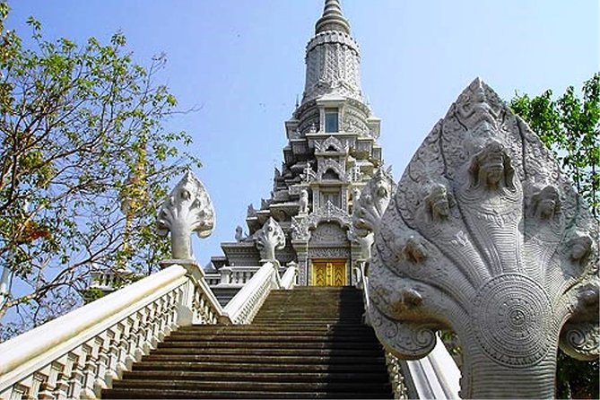 Oudong Mountain Culture & Wellness Experience - The roughly 500-step climb to Oudong’s summit