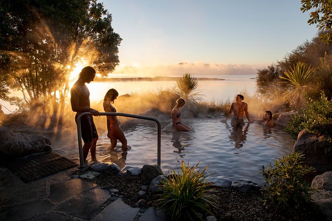 Polynesian Spa Rotorua: Deluxe Lake Spa Hot Spring Bathing - When to go and how to make the visit calmer