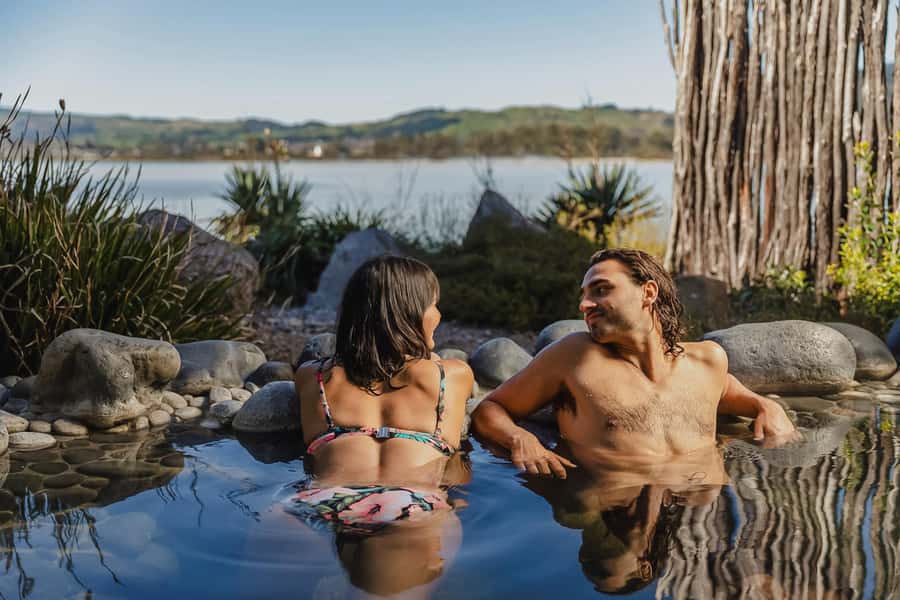 Polynesian Spa Rotorua: Lake View Private Pools Experience - The private changing room sets the tone